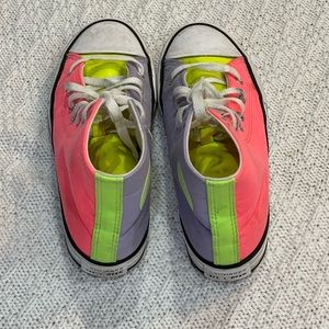 Neon Converse, size 3Y